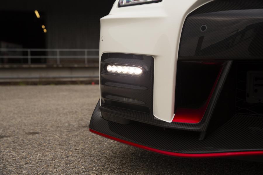 Детали экстерьера Nissan GT-R Nismo (R35) 2016 года  (WW) (фото 16 из 41)